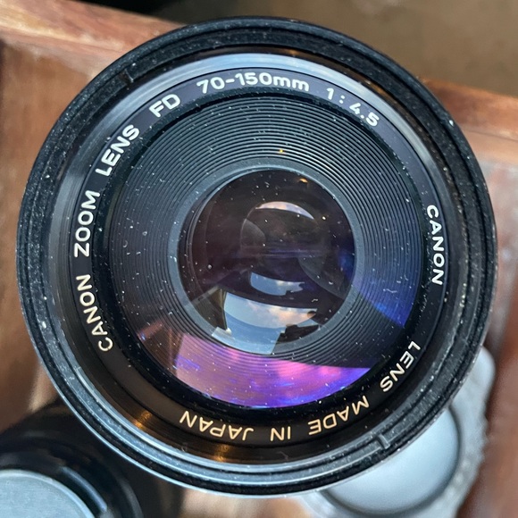 Canon a1 with motor drive and three lenses. - Picture 4 of 4